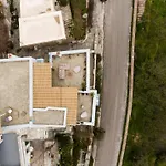 Triantaros Artful Villa