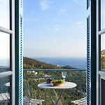 Villa Triantaros Artful