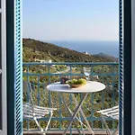 Triantaros Artful Villa *