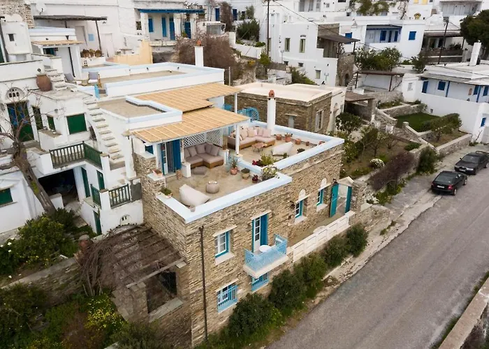 Villa Triantaros Artful