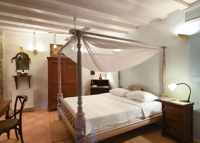 Triantaros Artful Villa