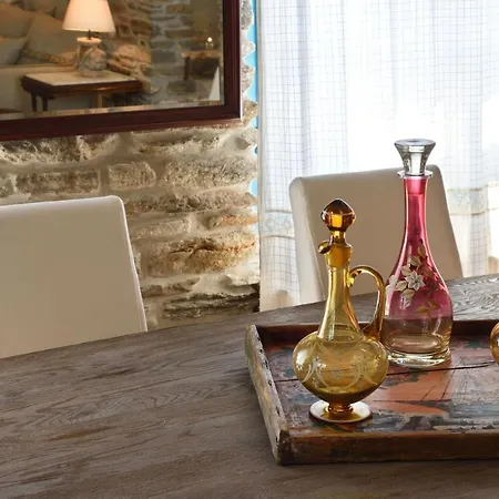 Triantaros Artful Triandáros