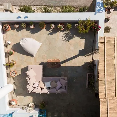 Villa Triantaros Artful