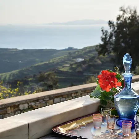 Villa Triantaros Artful *