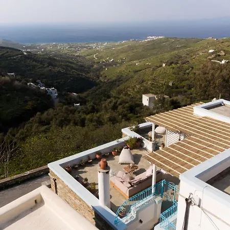 Triantaros Artful Villa