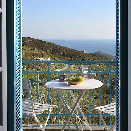 Triantaros Artful Villa *