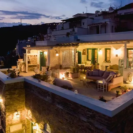 Triantaros Artful Villa *