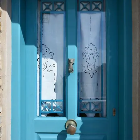 Triantaros Artful Villa *