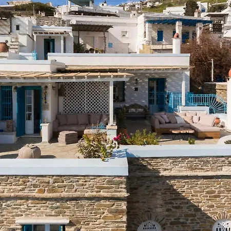 Villa Triantaros Artful *